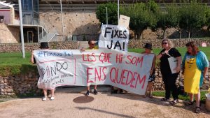 grup manifestants de l'Associació d'Interins Docents, PINDO, manifestant-se al carrer