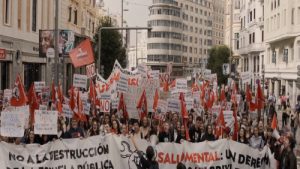 Estudiantes universitarios se manifiestan por todo el país por la salud mental