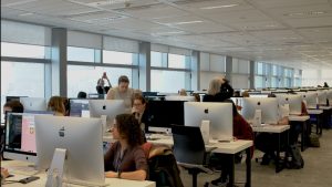 imagen de sala con ordenadores del Campus42, Fundación Telefónica