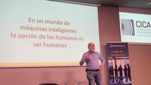 Alfons Cornella reflexiona sobre los retos de la IA en educación