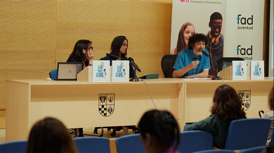 Imágnes de los ponentes en la presenación del Informe "El valor de la amistad en la adolescencia y la juventud"