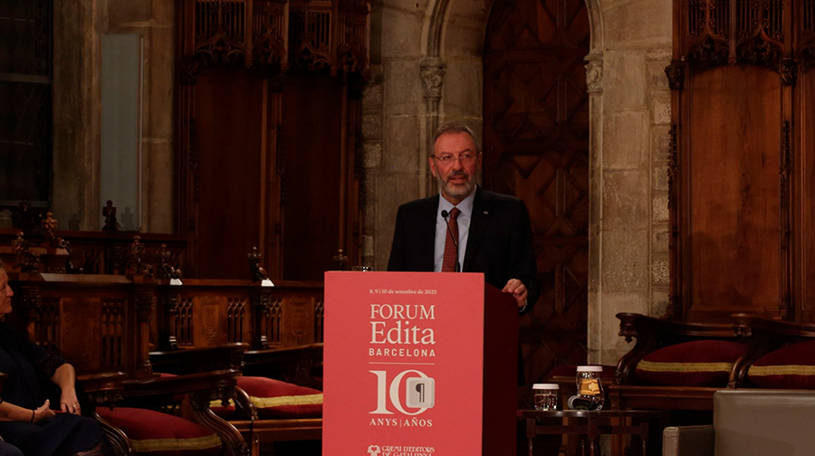 Nuno Crato en su ponencia en ForumEdita en el Saló de Cent del Ayuntamiento de BCN