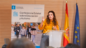 Teresa González de Rivera, psicóloga del área de Investigación de Autismo España. En us ponencia en la VI Conferencia Educación y TEA, Madrid