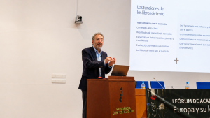 Nuno Crato en su ponencia en el Fórum organizado por Fundació Episteme en Barcelona sobre Europa y su legado.