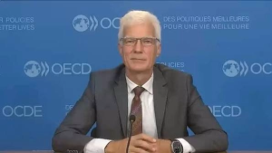 Andrea Schlicher en la rueda de prensa global de la OCDE de presentación del Informe PISA 2025